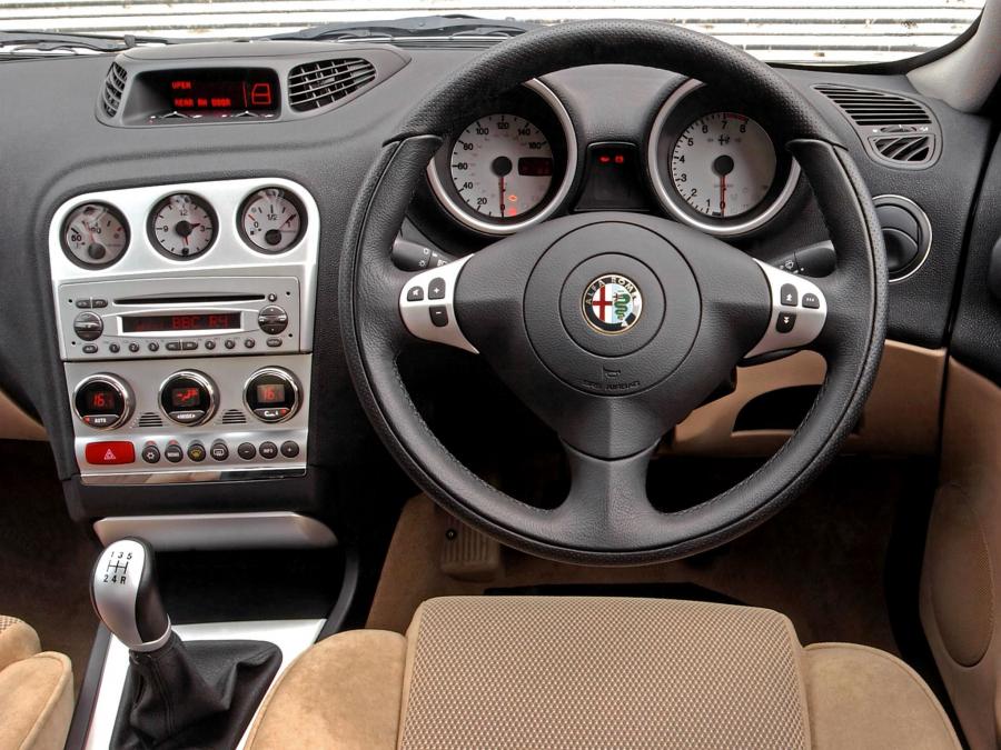 Торпедо Alfa Romeo 156 (932A) 2003 года  (UK) (фото 3 из 8)